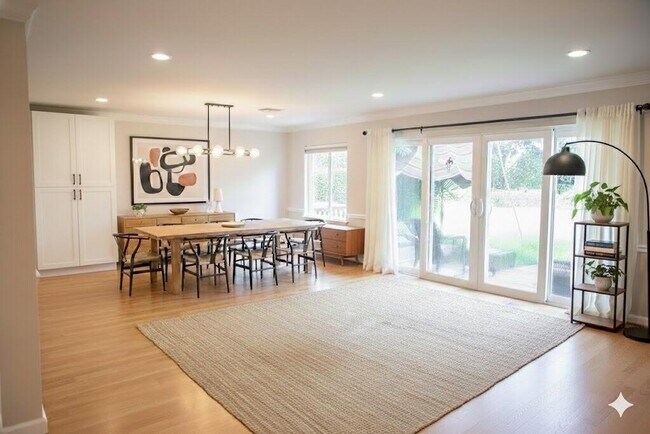 Building Photo - 2886 Fernley Dr E