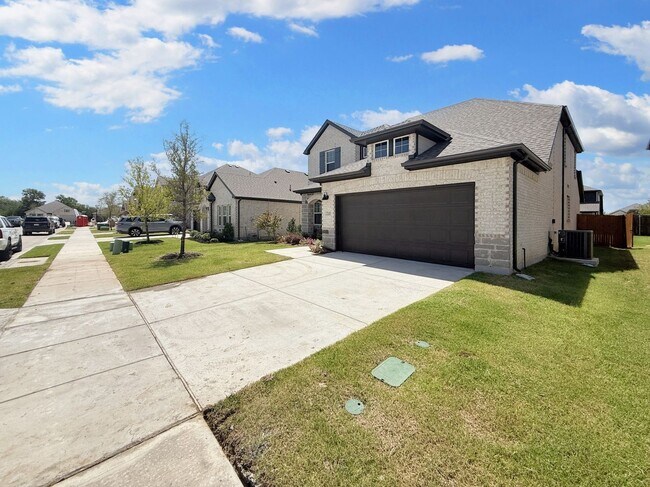 Building Photo - Elegant New Build in Princeton with Pool, ...