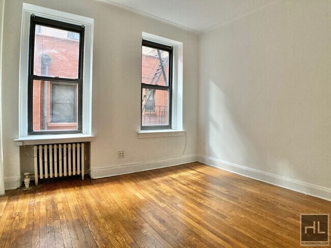 Foto del edificio - FIRST AVENUE