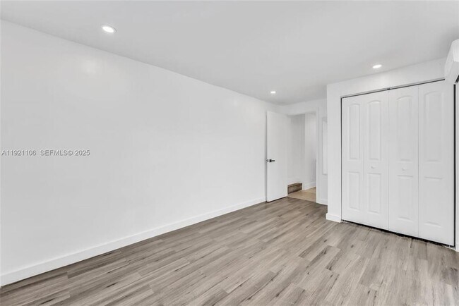 Foto del edificio - 4917 SW 43rd Terrace