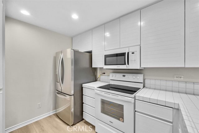 Building Photo - 2243 Martin