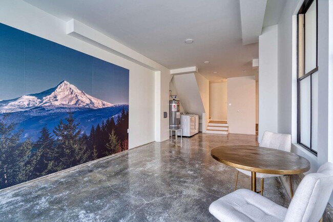 Foto del edificio - 512 NE 56th Ave