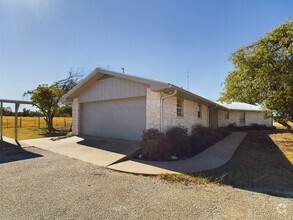 Building Photo - 371 Ranch to Market Rd 648