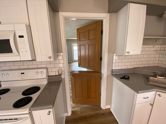 Building Photo - Old Hwy 63 S - 1201, #504