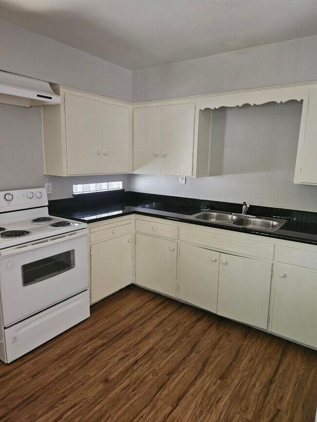 Foto del edificio - 2 bed @ Indian School/27th St