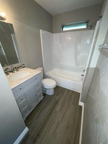 Building Photo - 410 S College Dr