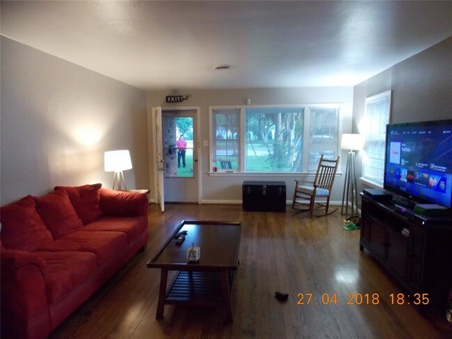 Building Photo - 4818 Bellaire Blvd