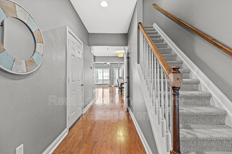 Primary Photo - 4464 Stuart Hall Blvd