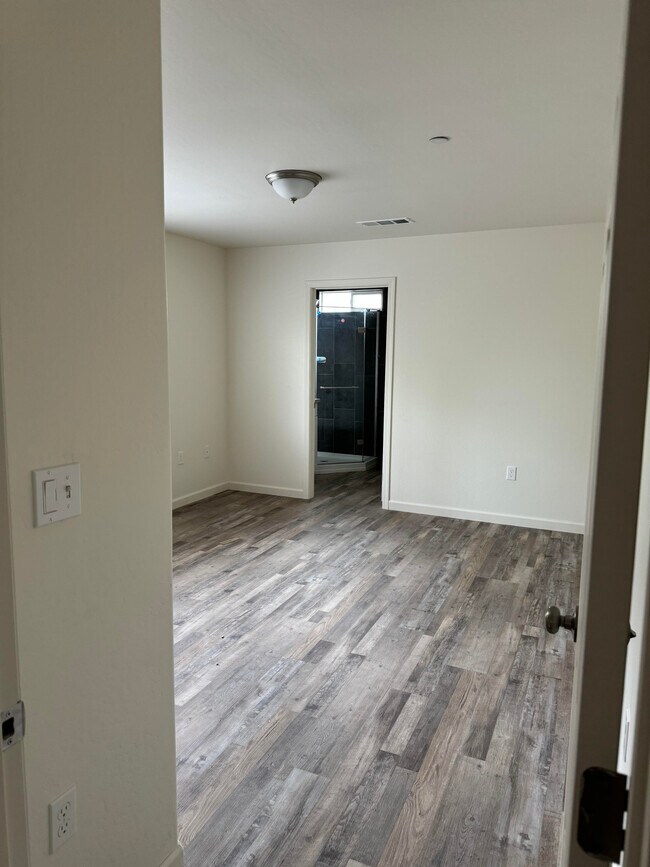 Building Photo - 2139 Quincy St