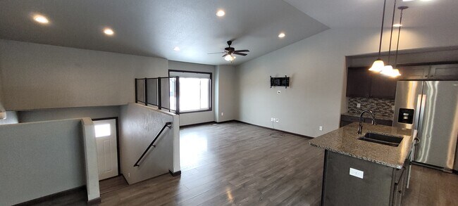 Building Photo - 507 Bull Run Dr