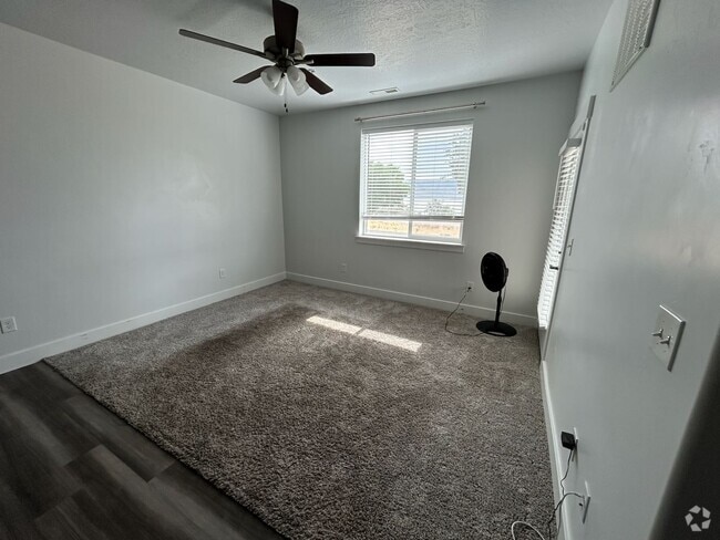 Building Photo - 767 N 380 W