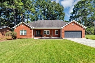 Building Photo - 3552 Robinhill Dr