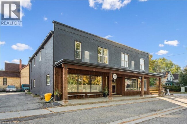 Building Photo - 132 Ahrens St W