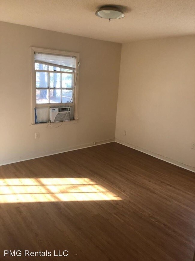 Building Photo - 2 br, 1 bath House - 229 A S. Edgewood Dr.