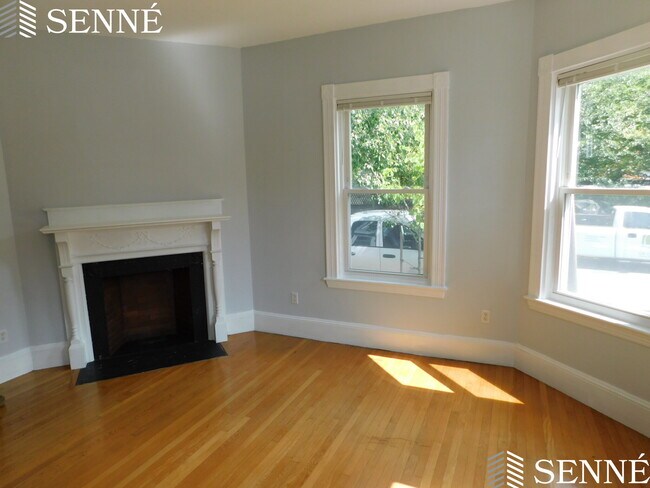 Building Photo - 1541 Cambridge St