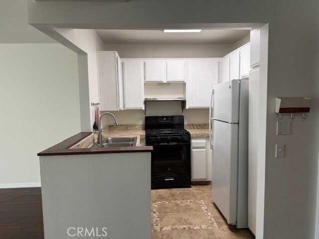 Building Photo - 19009 Sherman Way