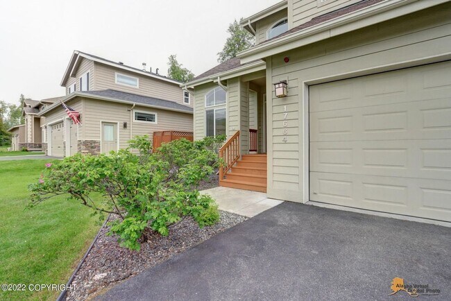 Building Photo - Stunning home conviently located by Eagle River High