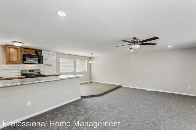 Foto del edificio - 3 br, 2 bath House - 6300 N Randall