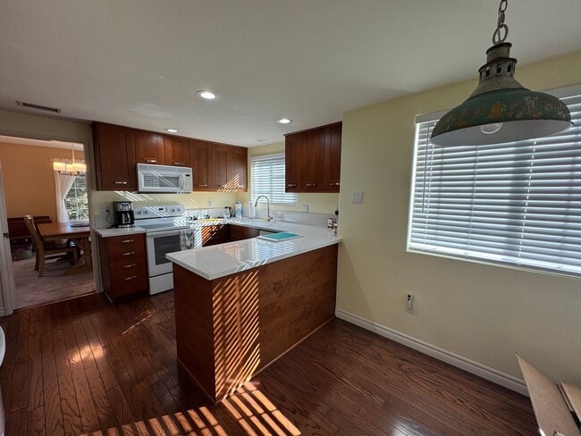 Building Photo - Bright & Spacious Two-Story Rancho Bernardo Home