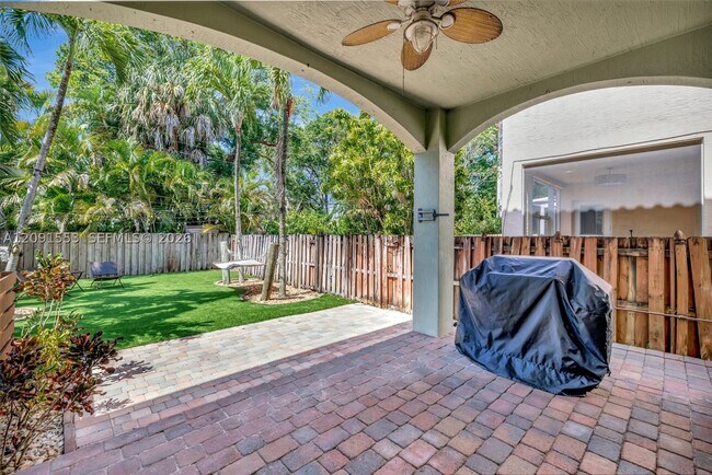Foto del edificio - 853 SW 11th Ct