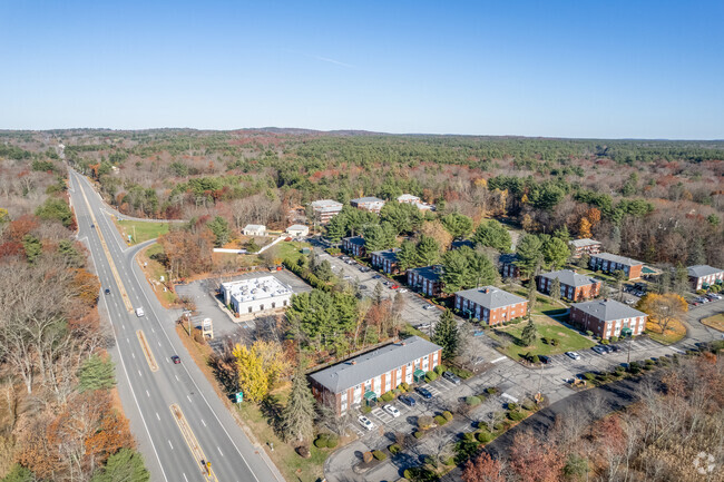 Foto aérea - Colonial Drive Condominiums