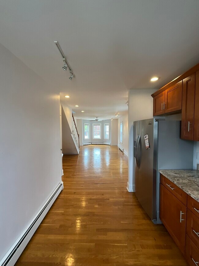 Building Photo - 36 Brookford St