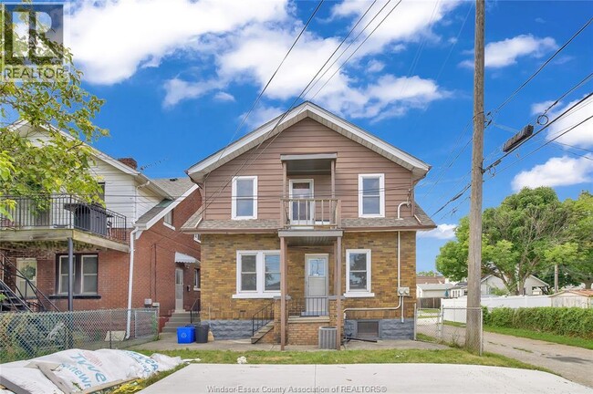 Building Photo - 747 Niagara St