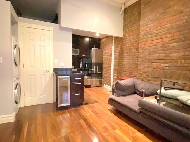 Building Photo - West 21st Street