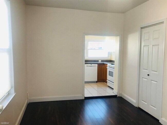 Foto del edificio - 3810 Mt Pleasant Ave