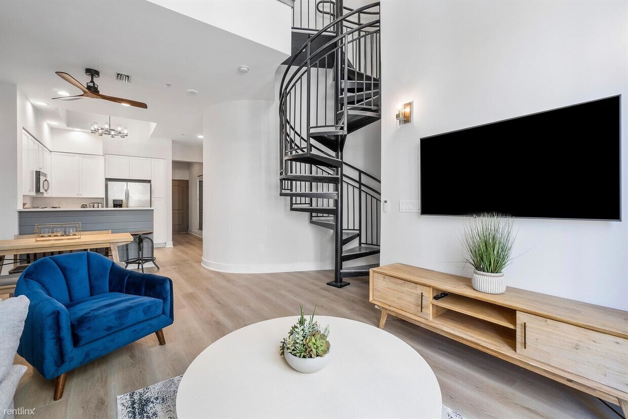Foto principal - 1 br, 1.5 bath Condo - 801 S Olive Ave Uni...
