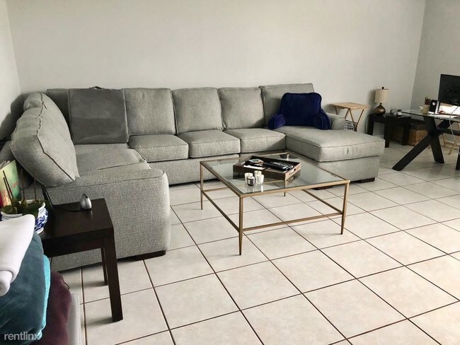 Building Photo - 2 br, 2 bath  - Villa Dorada