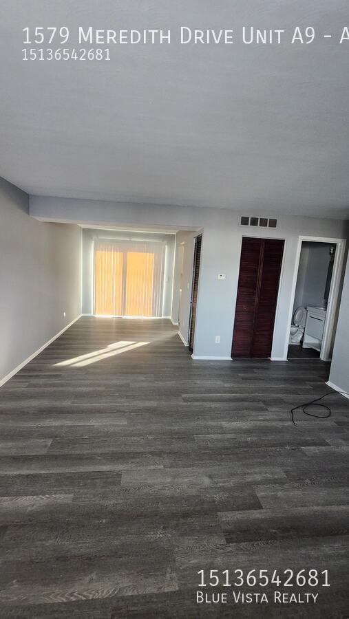Foto del edificio - 1579 Meredith Dr