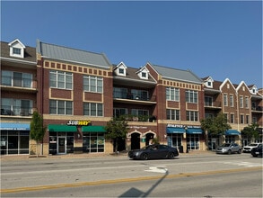 Building Photo - 40 E Northwest Hwy
