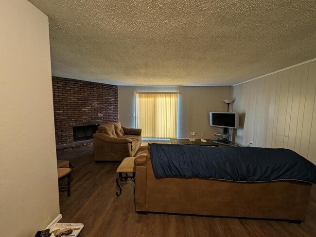 Foto del edificio - 9905 E 21st Pl