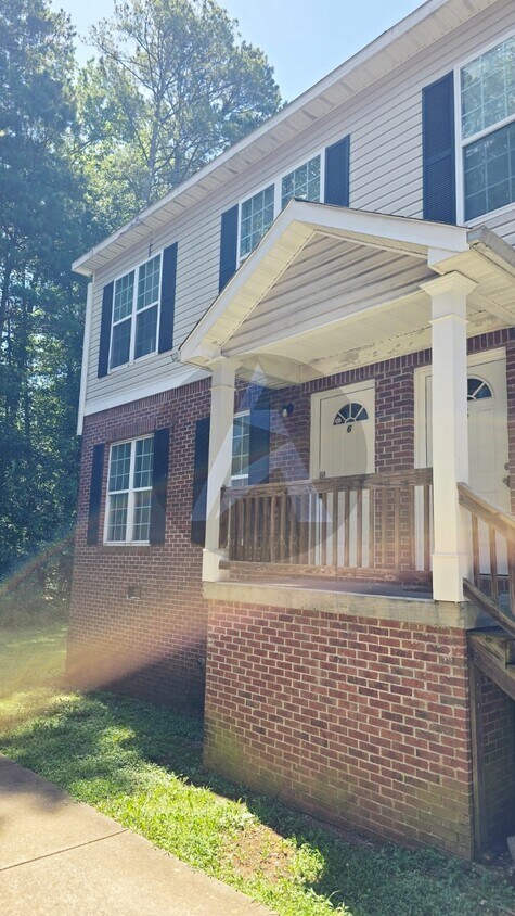 Foto principal - 1651 Massachusetts St SW