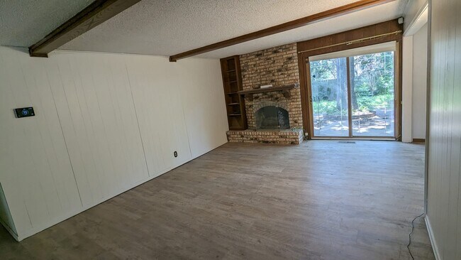 Building Photo - 7814 S Florence Ave