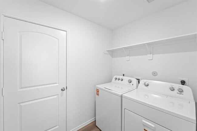 Foto del edificio - 1011 Vilana Ridge Ln