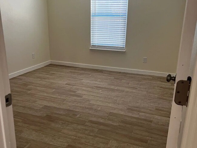 Building Photo - "Charming 3-Bed, 2-Bath Home in Santa Fe's Coveted Solecito Loop"