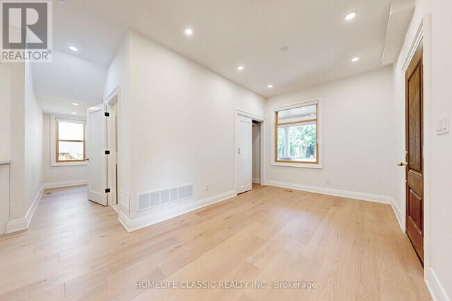 Photo du bâtiment - 33 Centre St