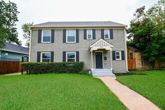Building Photo - 2824 Wheeler Ave