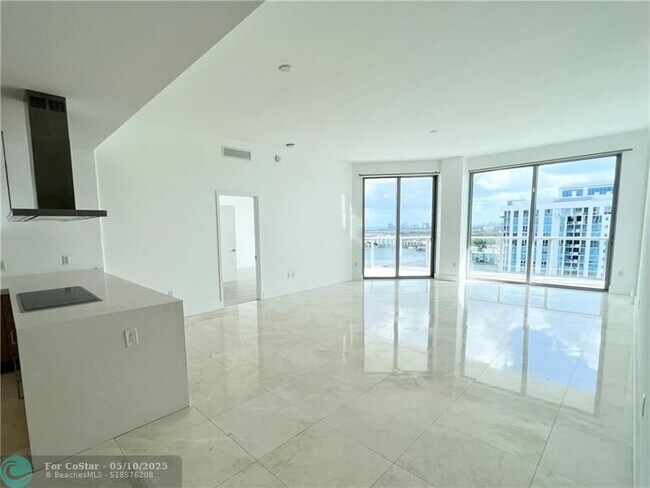 Foto del edificio - 17301 Biscayne Blvd