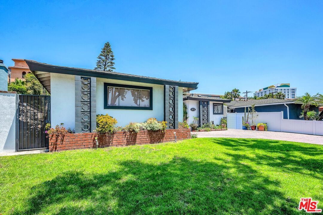 Foto principal - 8732 Villanova Ave