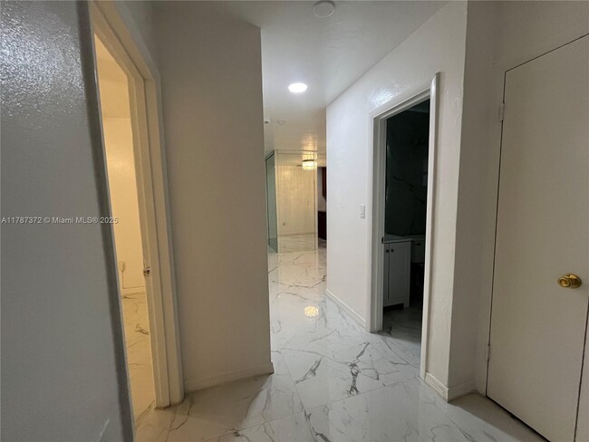 Foto del edificio - 20701 NW 34th Ct