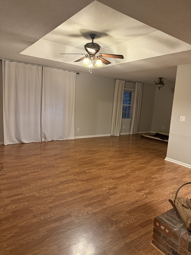 Building Photo - 7311 Alamance Dr