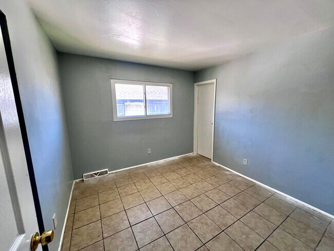 Foto del edificio - 5750 N 65th St
