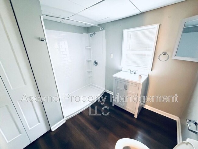 Building Photo - 2111 Chamberlain Ave