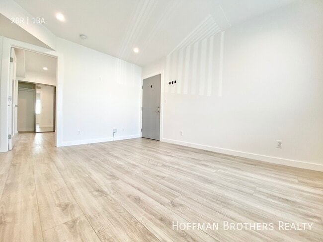 Building Photo - 5732 Aldama St