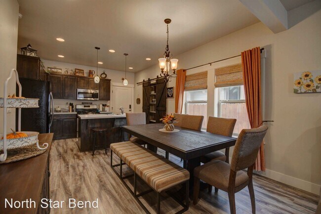 Foto del edificio - 3 br, 2.5 bath House - 20223 MERRIEWOOD LN