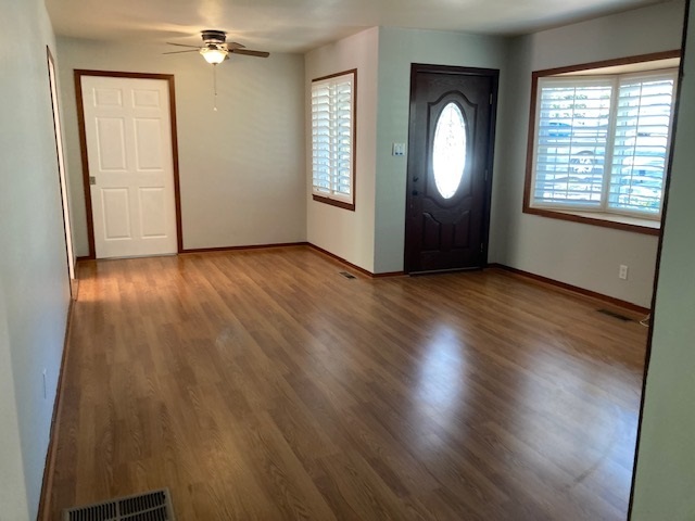 Living/dining room - 1465 Sunset Loop