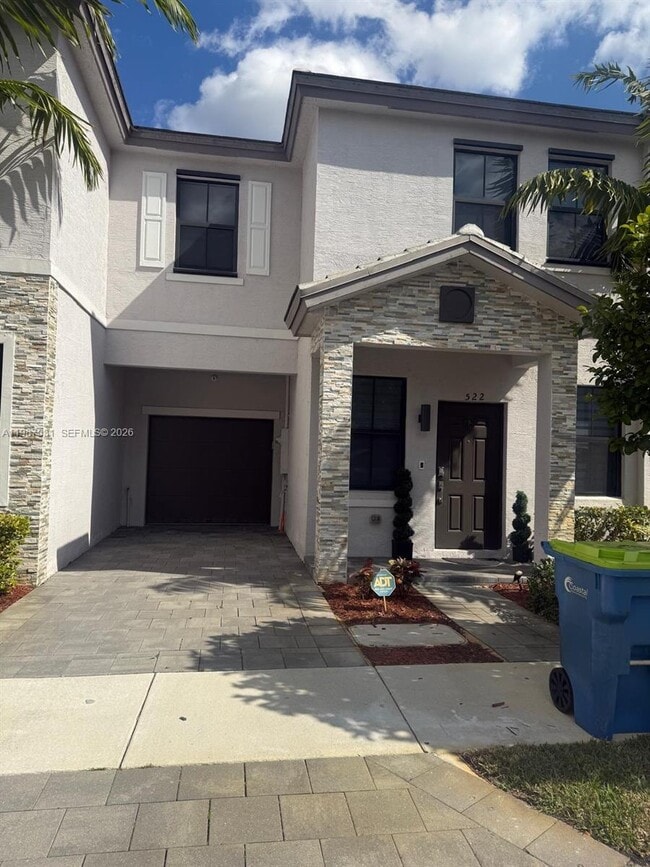 Building Photo - 522 SW 19th Way